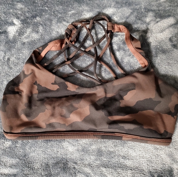 lululemon athletica Other - Lululemon Free To Be Wild Size 8